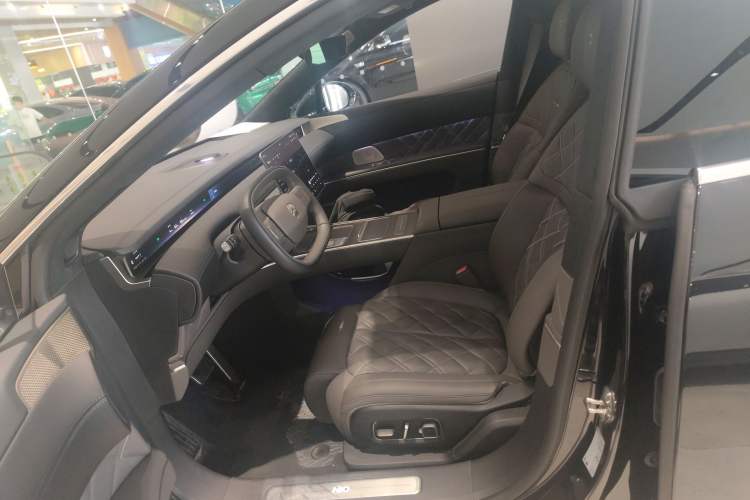 Used Nio ET9 2025 100 kWh Left Front Seat