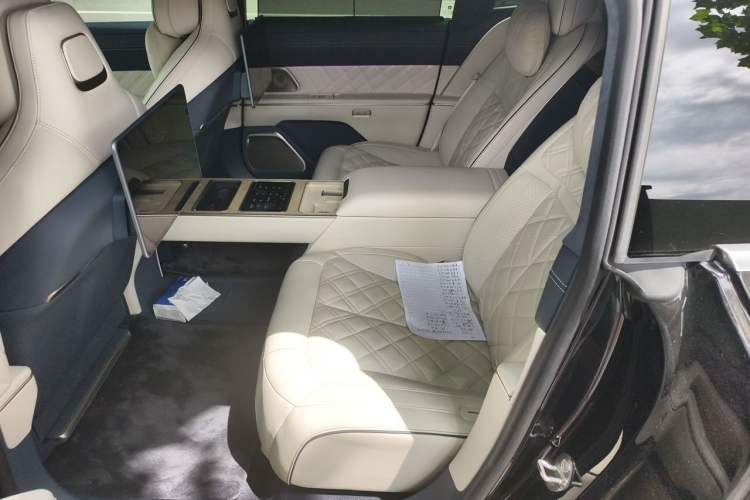 Used Nio ET9 2025 100kWh Signature Edition Left Rear Seat