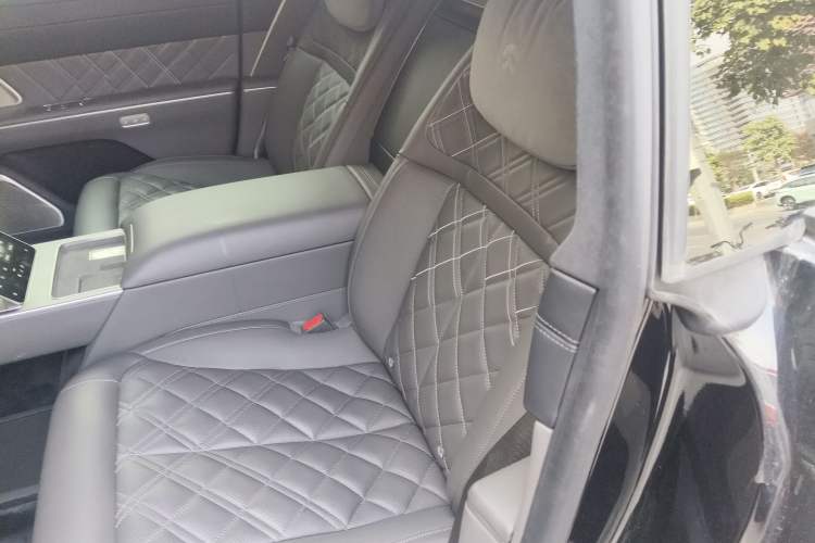 Used Nio ET9 2025 100 kWh Left Rear Seat