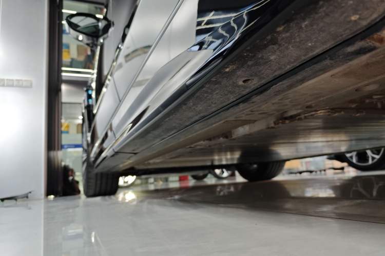 Used Nio ET9 2025 100kWh Signature Edition Left Side Sill