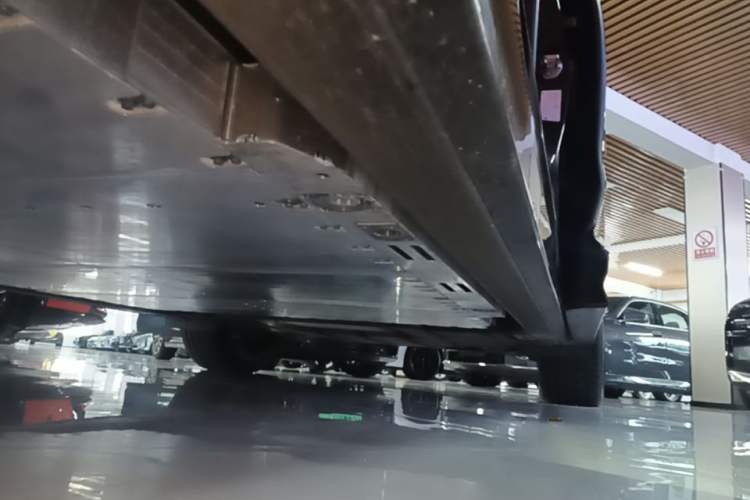 Used Nio ET9 2025 100 kWh Left Side Sill