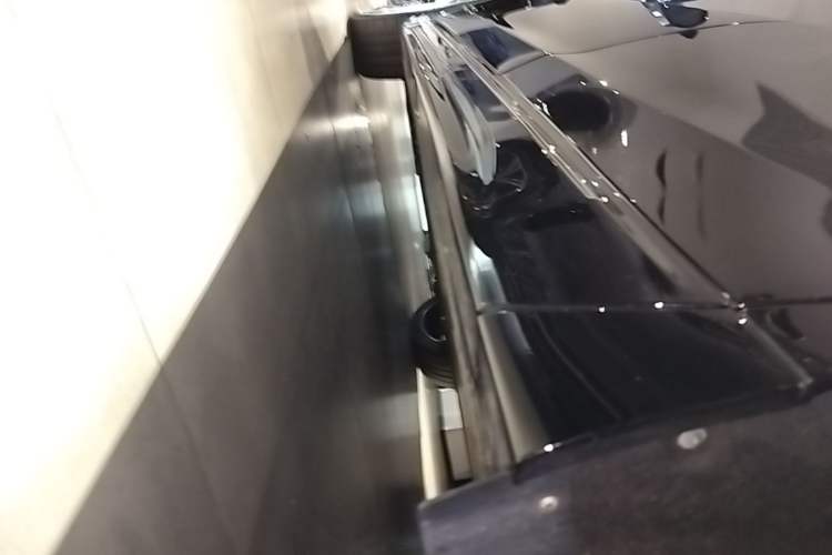 Used Nio ET9 2025 100kWh Signature Edition Left Side Sill