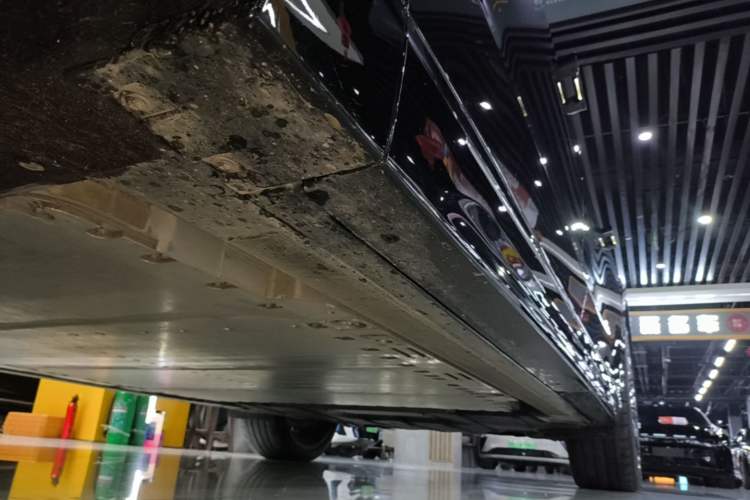 Used Nio ET9 2025 100kWh Signature Edition Left Side Sill