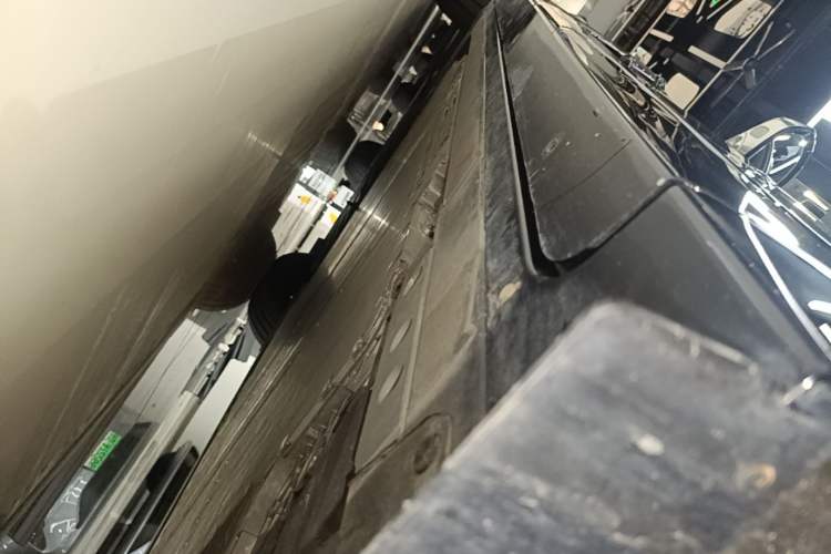 Used Nio ET9 2025 100kWh Signature Edition Left Side Sill