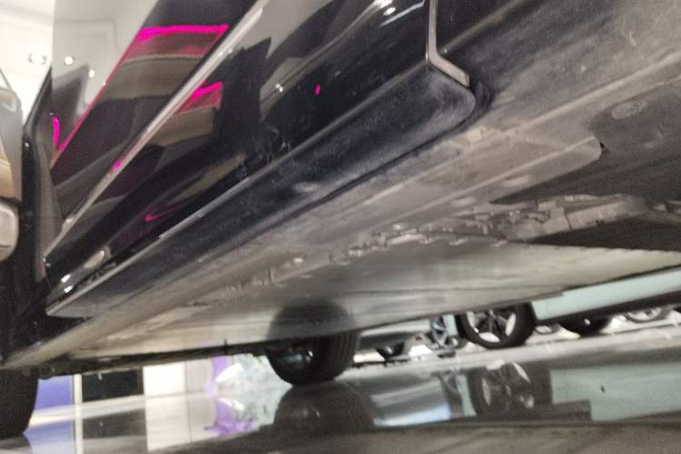 Used Nio ET9 2025 100kWh Signature Edition Left Side Sill