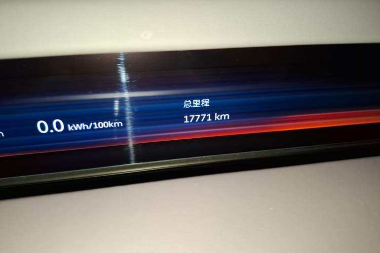 Used Nio ET9 2025 100kWh Signature Edition Odometer Close Up