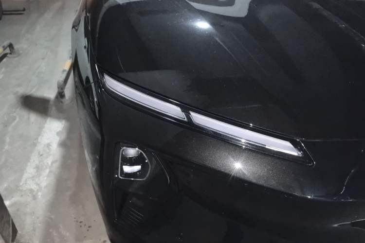 Used Nio ET9 2025 100kWh Signature Edition Right Front Headlight