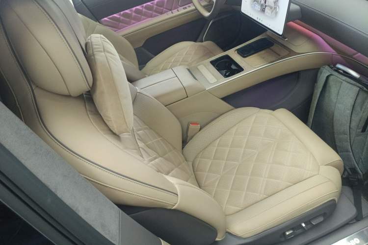 Used Nio ET9 2025 100kWh Signature Edition Right Front Seat