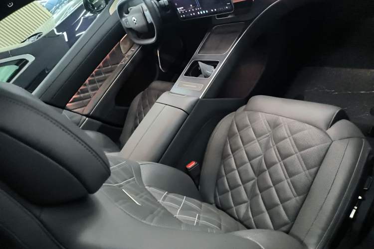 Used Nio ET9 2025 100 kWh Right Front Seat