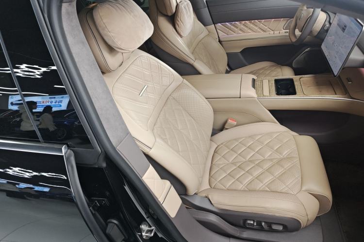 Used Nio ET9 2025 100 kWh Right Front Seat