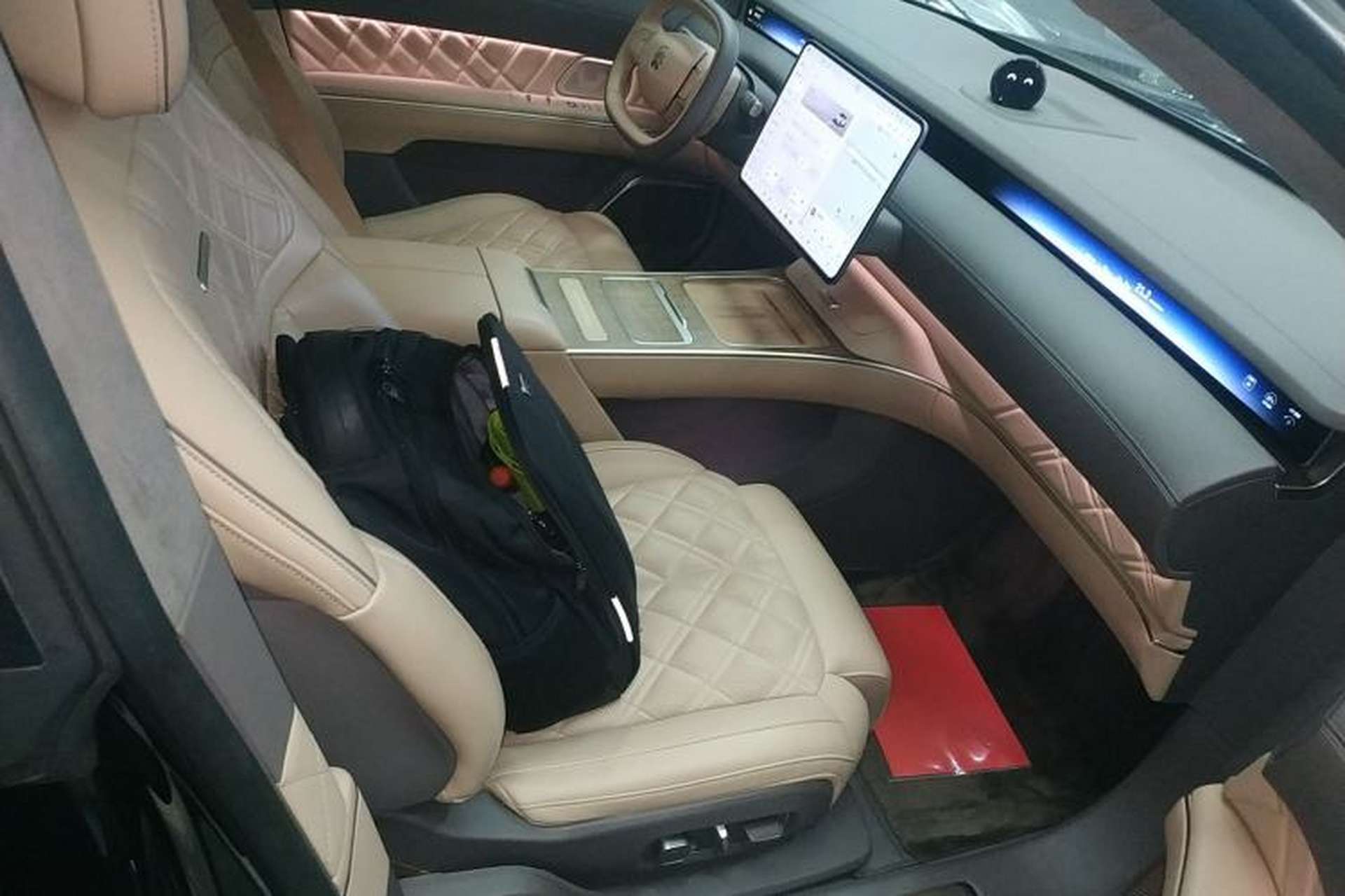Used Nio ET9 2025 100kWh Signature Edition Right Front Seat