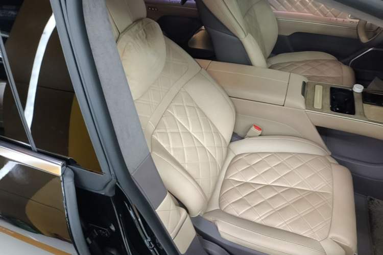 Used Nio ET9 2025 100kWh Signature Edition Right Front Seat