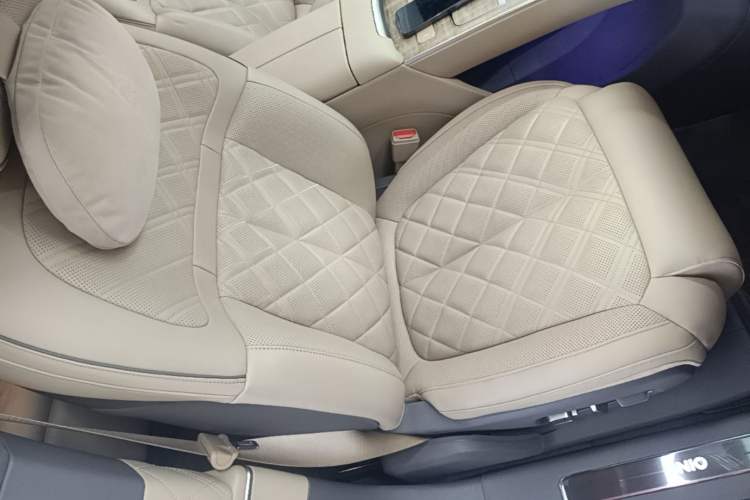 Used Nio ET9 2025 100kWh Signature Edition Right Front Seat