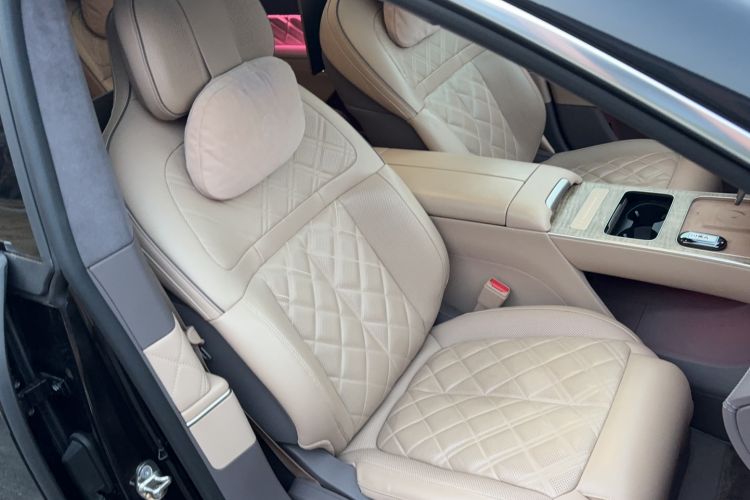 Used Nio ET9 2025 100kWh Signature Edition Right Front Seat