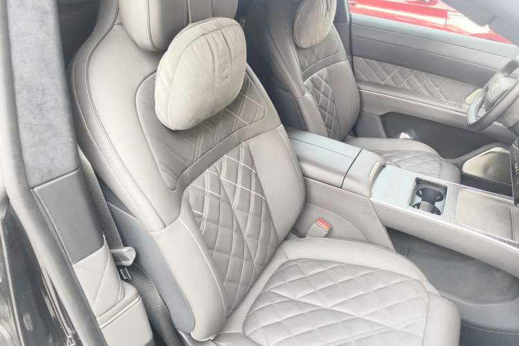 Used Nio ET9 2025 100 kWh Right Front Seat