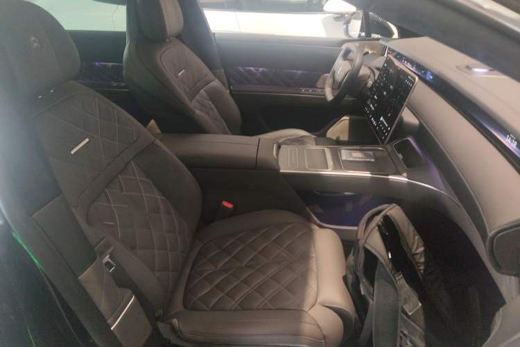 Used Nio ET9 2025 100 kWh Right Front Seat