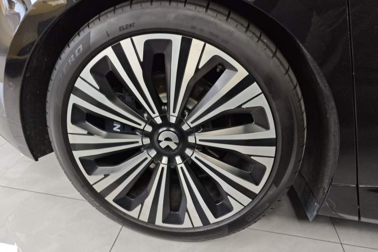 Used Nio ET9 2025 100kWh Signature Edition Right Rear Wheel Hub