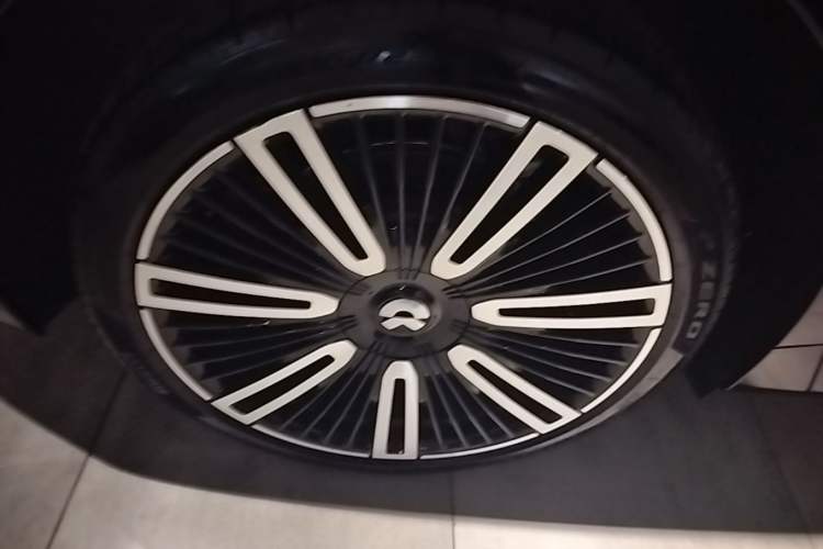 Used Nio ET9 2025 100kWh Signature Edition Right Rear Wheel Hub