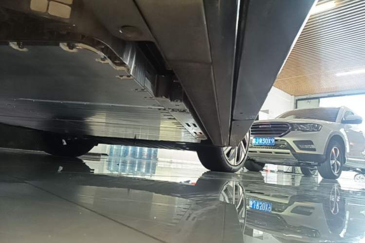 Used Nio ET9 2025 100 kWh Right Side Sill