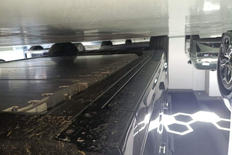 Used Nio ET9 2025 100kWh Signature Edition Right Side Sill