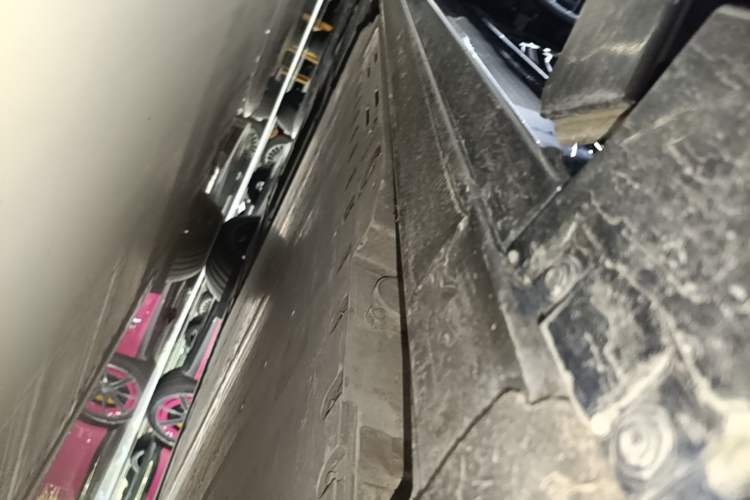 Used Nio ET9 2025 100kWh Signature Edition Right Side Sill