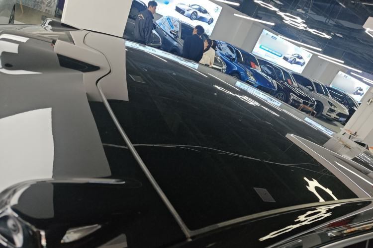 Used Nio ET9 2025 100 kWh Roof