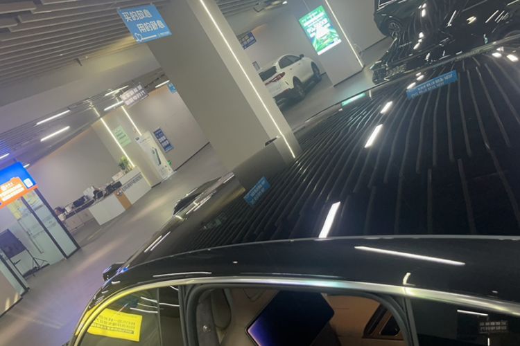 Used Nio ET9 2025 100 kWh Roof