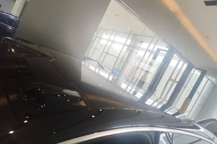 Used Nio ET9 2025 100 kWh Roof
