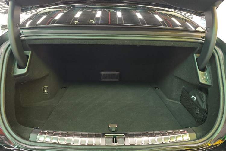 Used Nio ET9 2025 100kWh Signature Edition Trunk