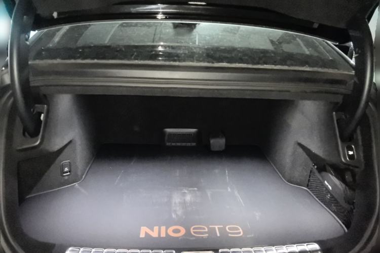 Used Nio ET9 2025 100kWh Signature Edition Trunk
