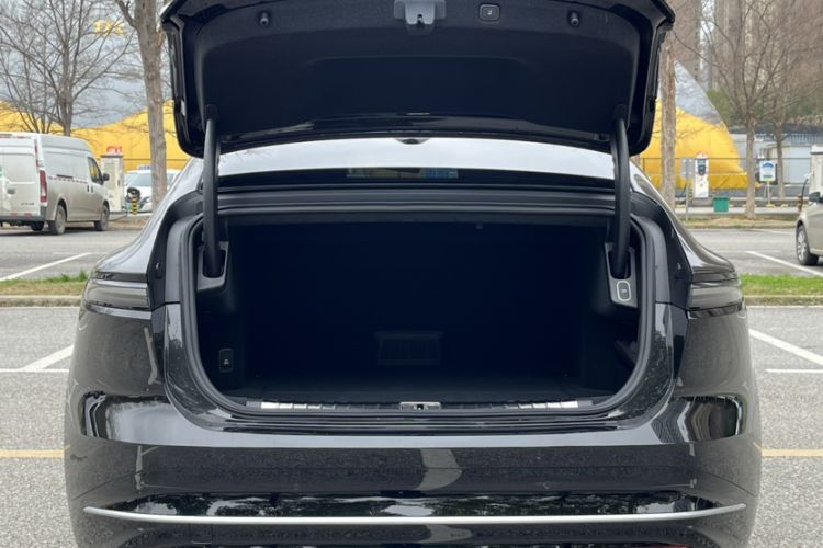 Used Nio ET9 2025 100 kWh Trunk