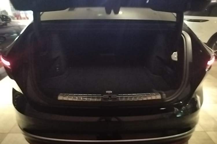 Used Nio ET9 2025 100kWh Signature Edition Trunk