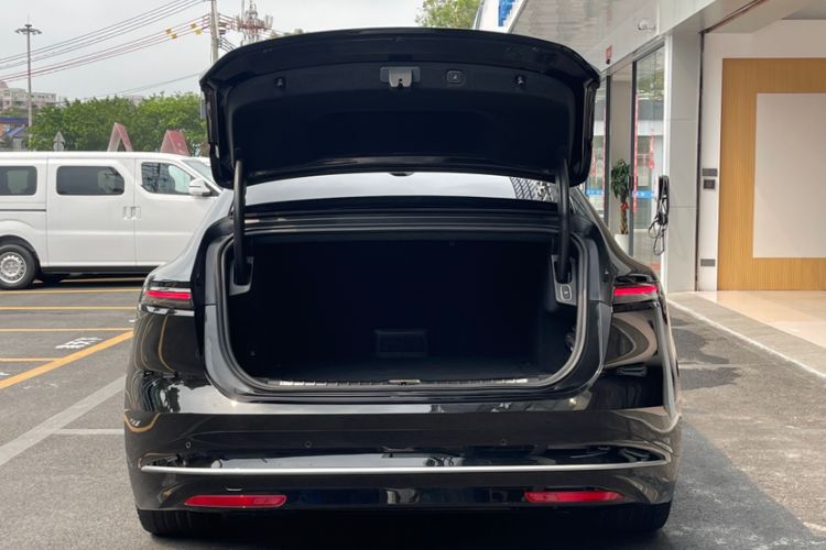 Used Nio ET9 2025 100kWh Signature Edition Trunk