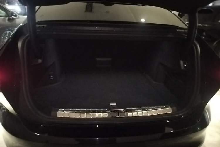 Used Nio ET9 2025 100kWh Signature Edition Trunk