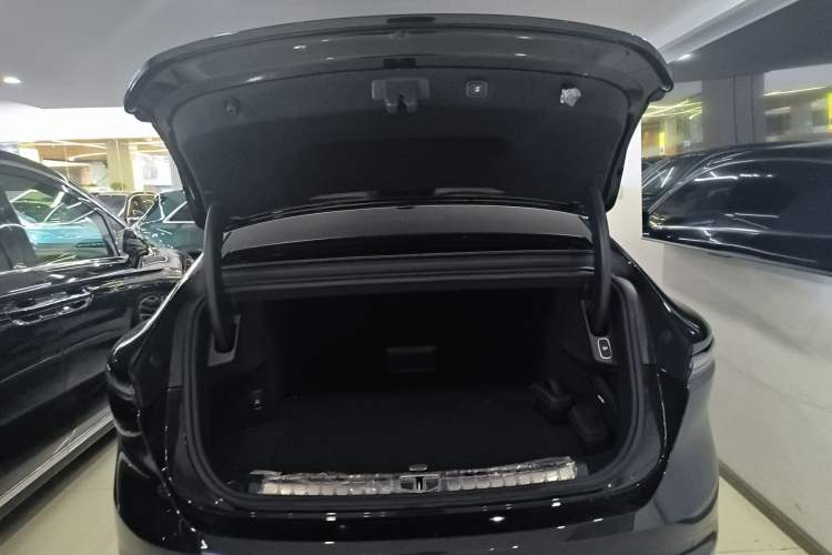 Used Nio ET9 2025 100 kWh Trunk