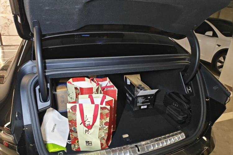 Used Nio ET9 2025 100kWh Signature Edition Trunk