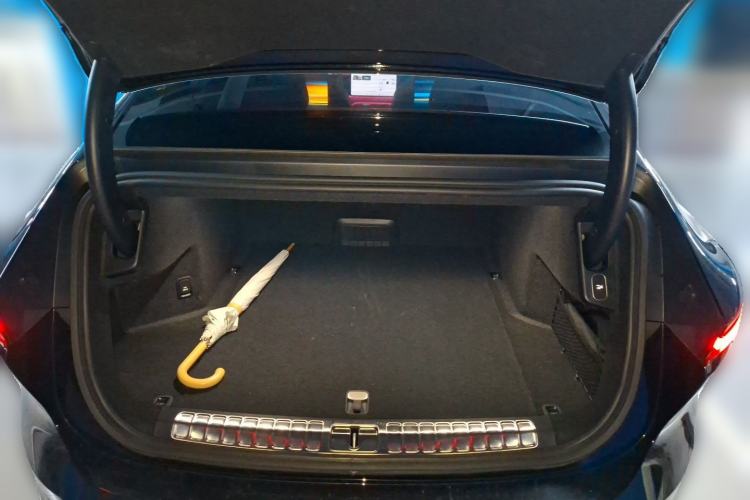 Used Nio ET9 2025 100kWh Signature Edition Trunk