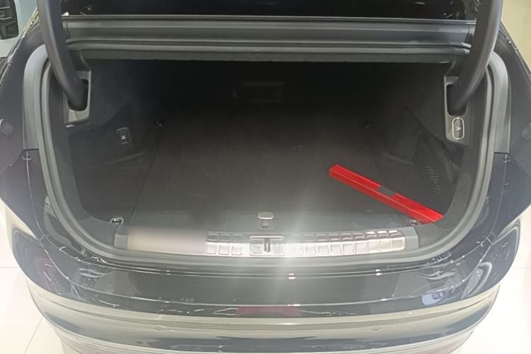 Used Nio ET9 2025 100kWh Signature Edition Trunk