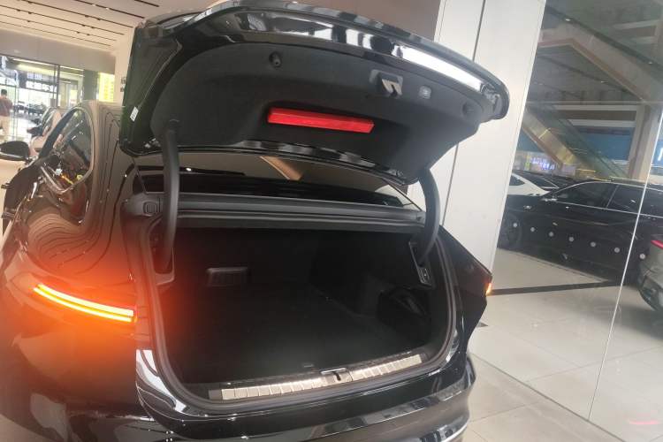Used Nio ET9 2025 100 kWh Trunk