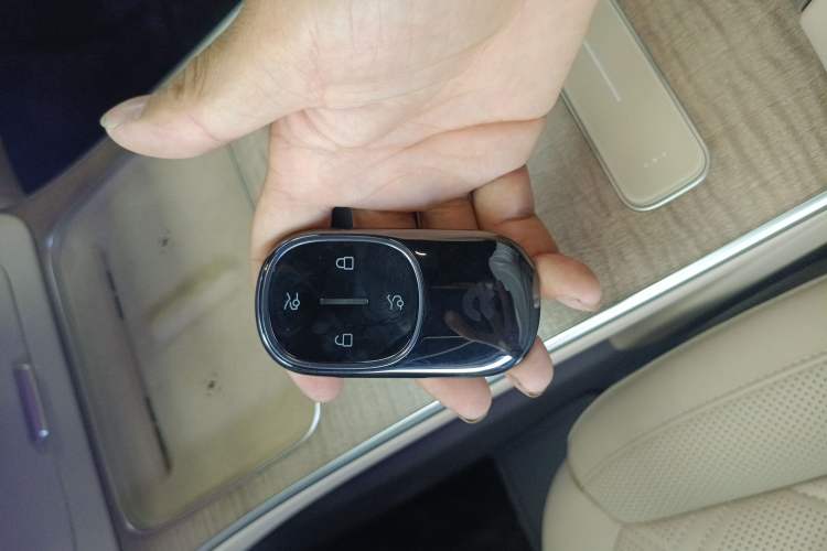 Used Nio ET9 2025 100kWh Signature Edition Vehicle Key