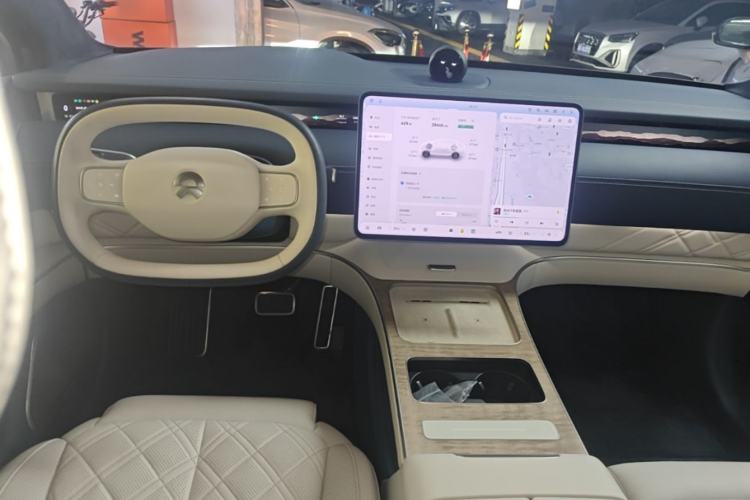Used Nio ET9 2025 100kWh Signature Edition Center Console