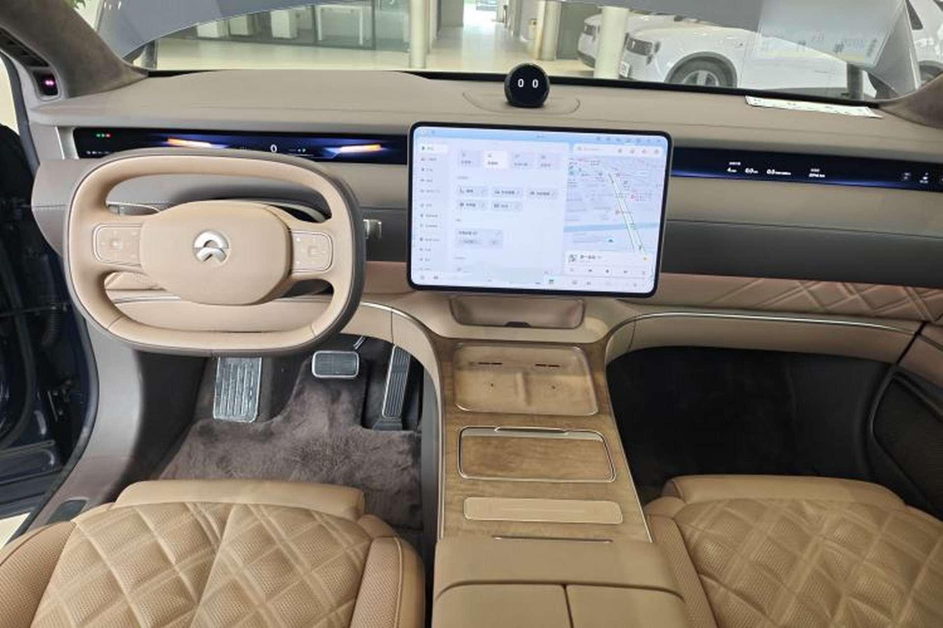 Used Nio ET9 2025 100 kWh Center Console