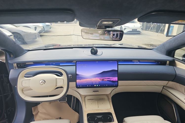 Used Nio ET9 2025 100kWh Signature Edition Center Console