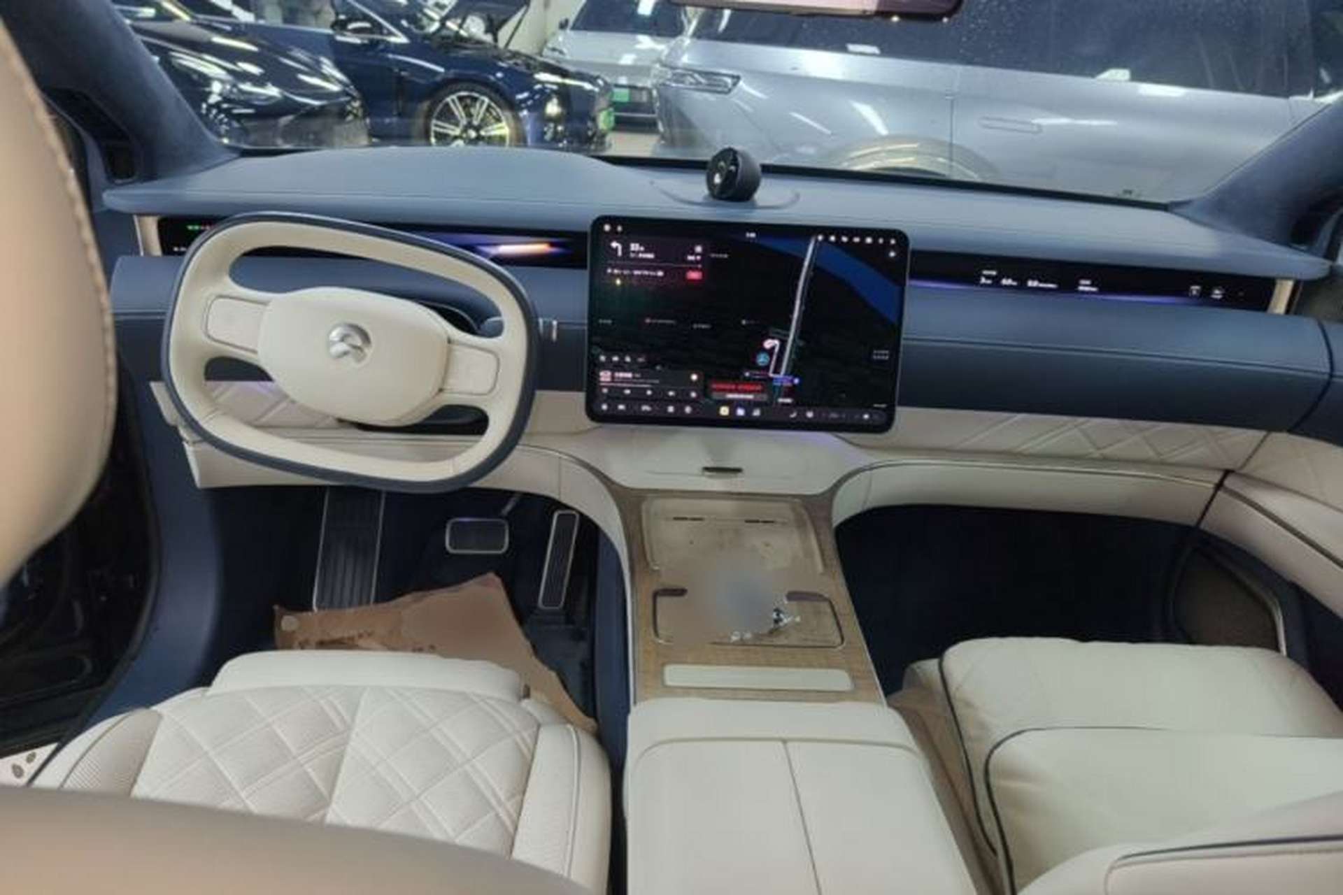 Used Nio ET9 2025 100kWh Signature Edition Center Console