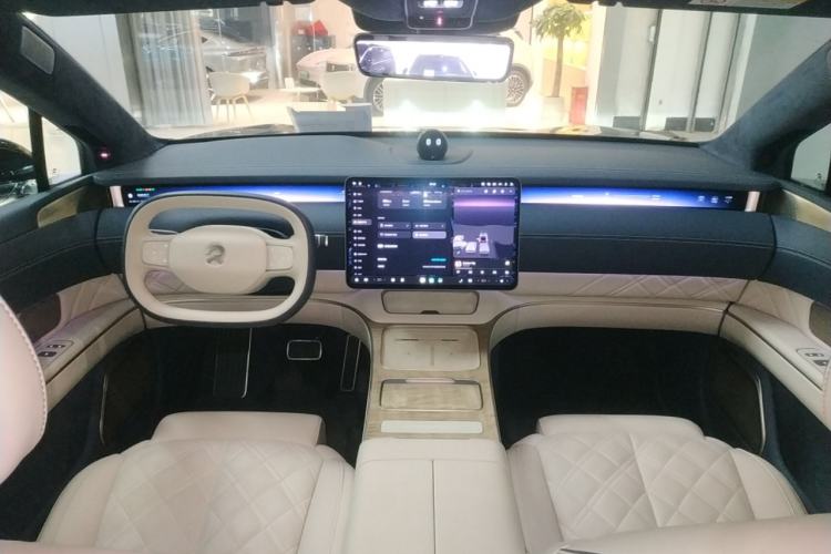 Used Nio ET9 2025 100kWh Signature Edition Center Console