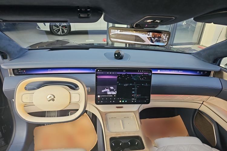 Used Nio ET9 2025 100kWh Signature Edition Center Console