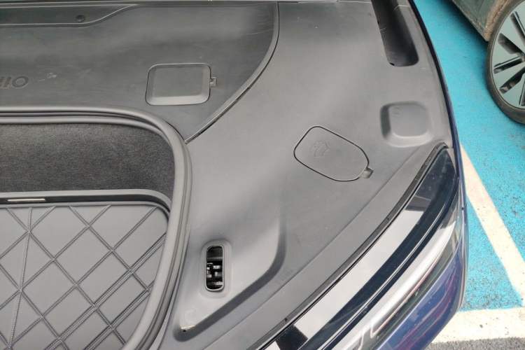 Used Nio ET9 2025 100kWh First-Edition Limited Edition Engine Bay Left