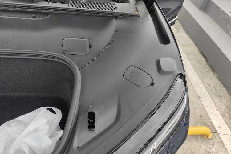Used Nio ET9 2025 100kWh First-Edition Limited Edition Engine Bay Left