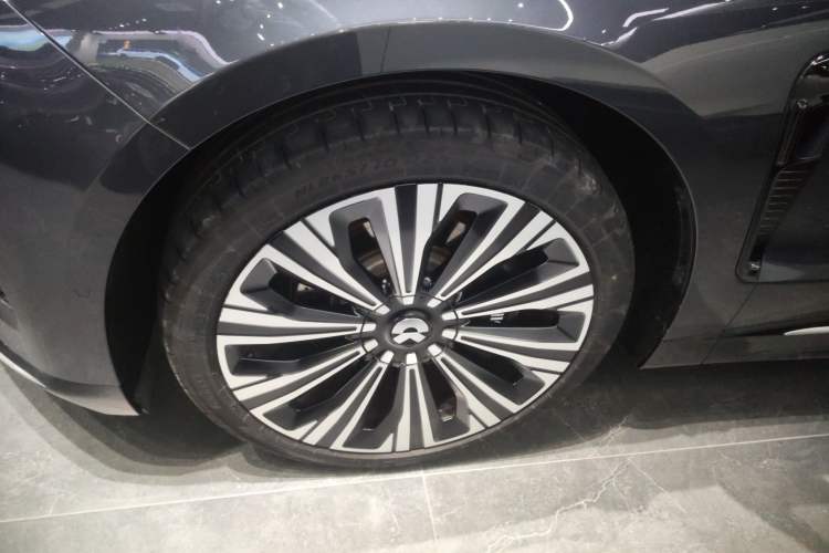 Used Nio ET9 2025 100kWh Signature Edition Exterior 4