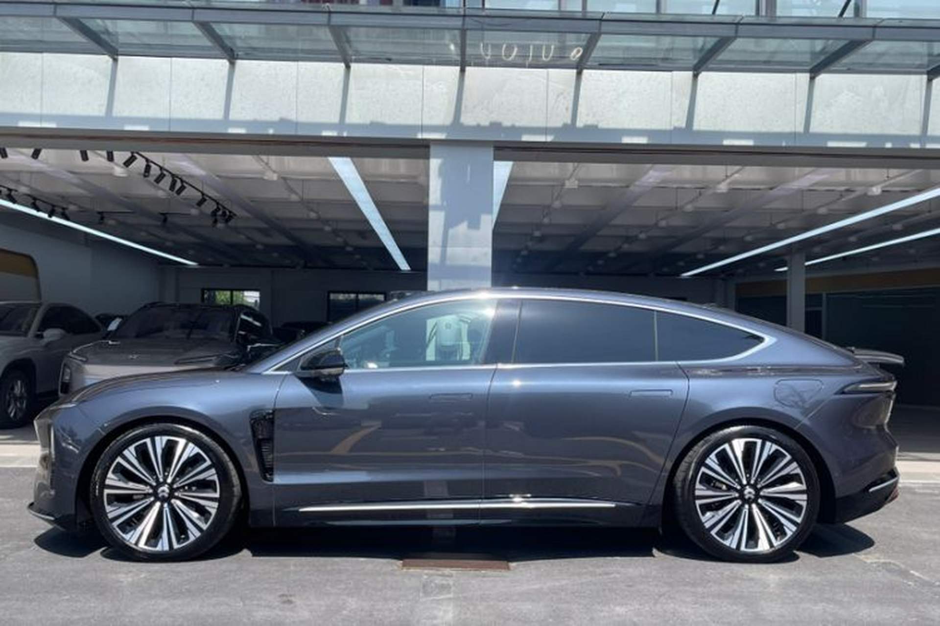 Used Nio ET9 2025 100kWh Signature Edition Exterior 6